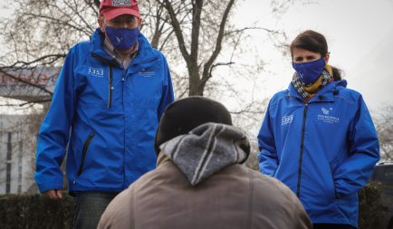 Online videósorozat a segítségnyújtás mindennapjairól