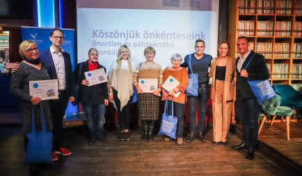 Köszönet az önkénteseknek és ünnepi könyvbemutató