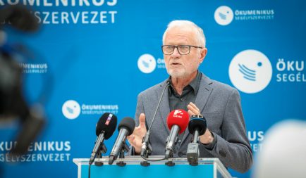 Százezrek fogtak össze