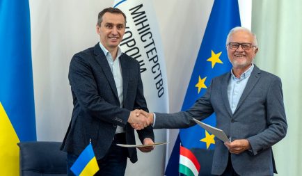 Tíz ukrán megye kórházaiba összesen 100 lélegeztetőgépet juttat el az Ökumenikus Segélyszervezet