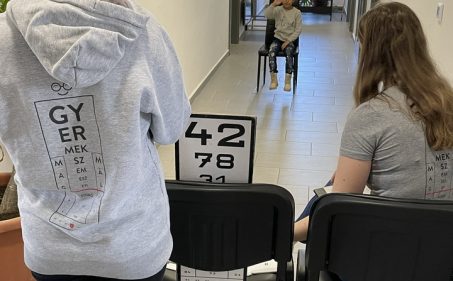 Ingyenes látásvizsgálat és szemüveg rászoruló gyerekeknek
