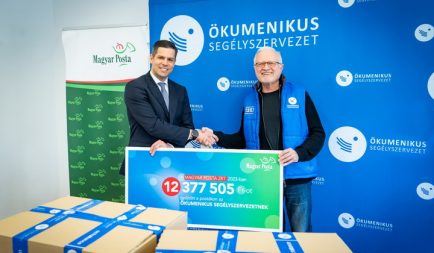 12 hónap alatt 12 millió gyűlt össze a postai perselyekben