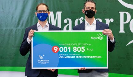 9 millió forint adományt gyűjtött a Posta az Ökumenikus Segélyszervezetnek