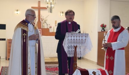 Irakban tartott pünkösdi istentiszteletet az evangélikus elnök-püspök