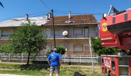 Megkezdte a viharkárok felmérését Kadarkúton a Segélyszervezet